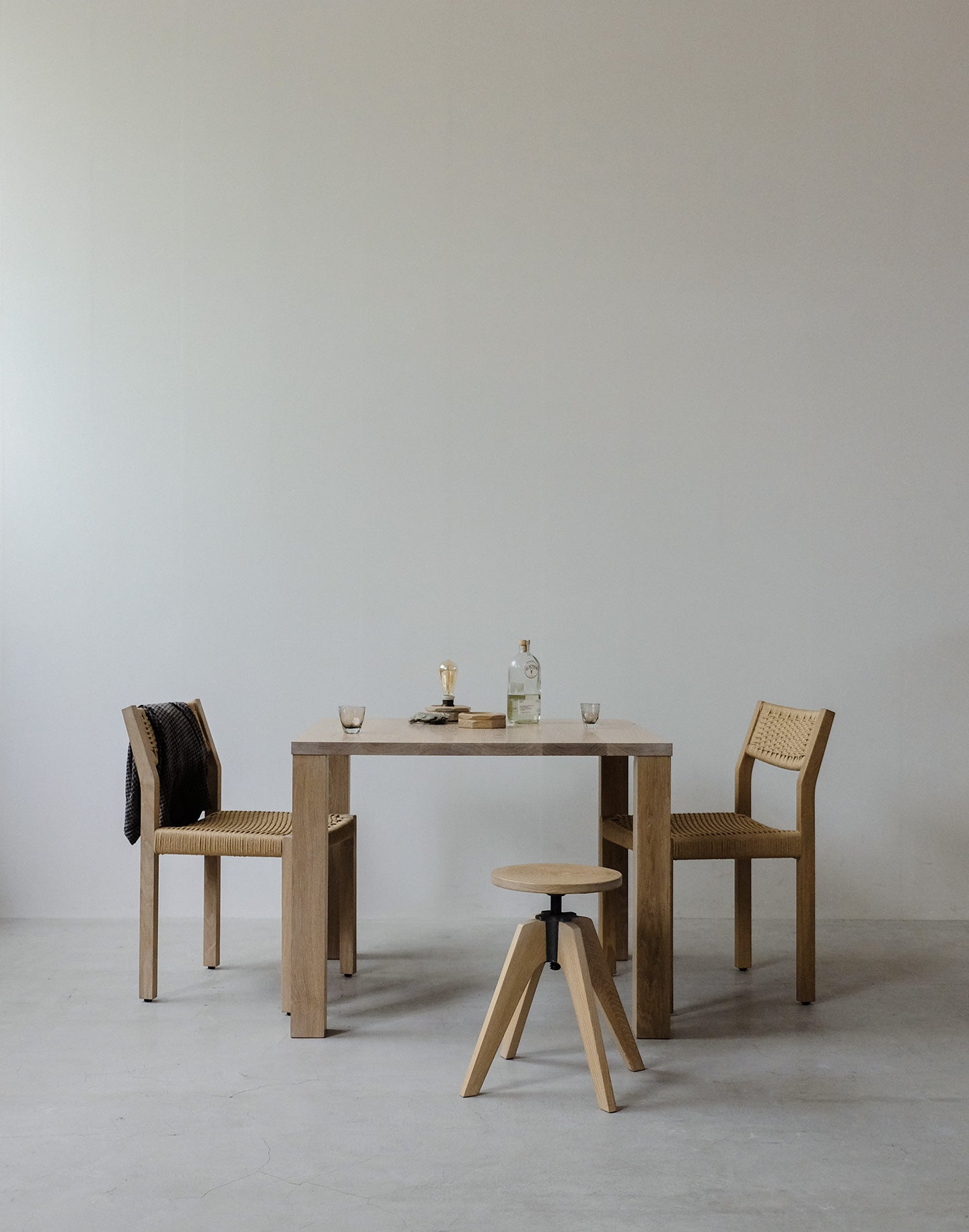 Still SR Table (W900)
