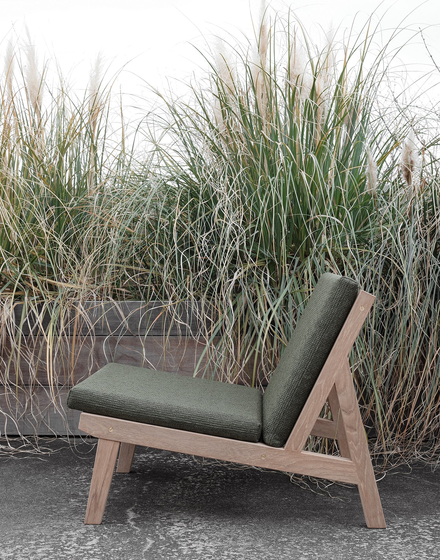 Tudor Lounge Chair - Outdoor