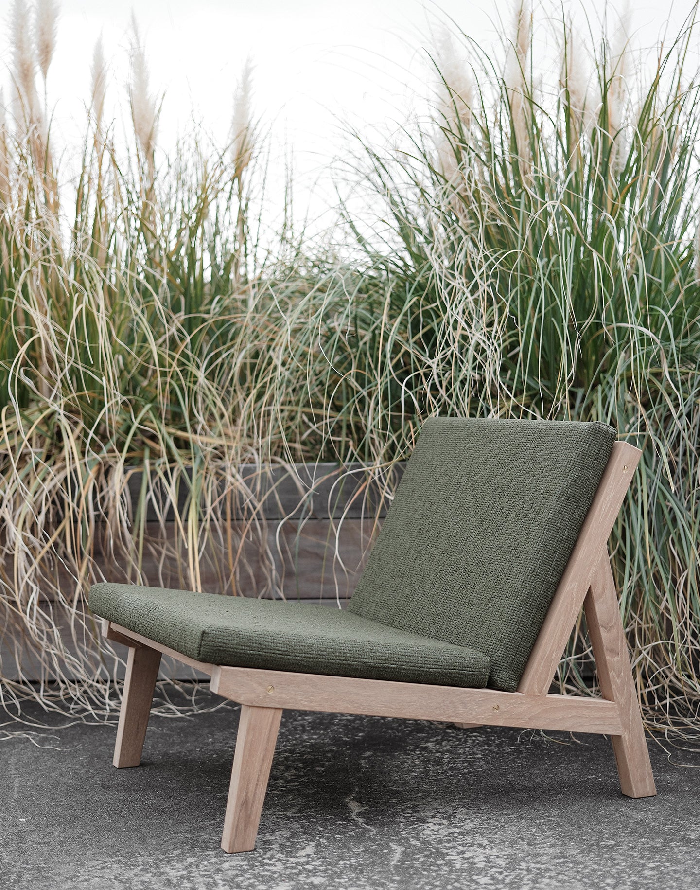 Tudor Lounge Chair - Outdoor
