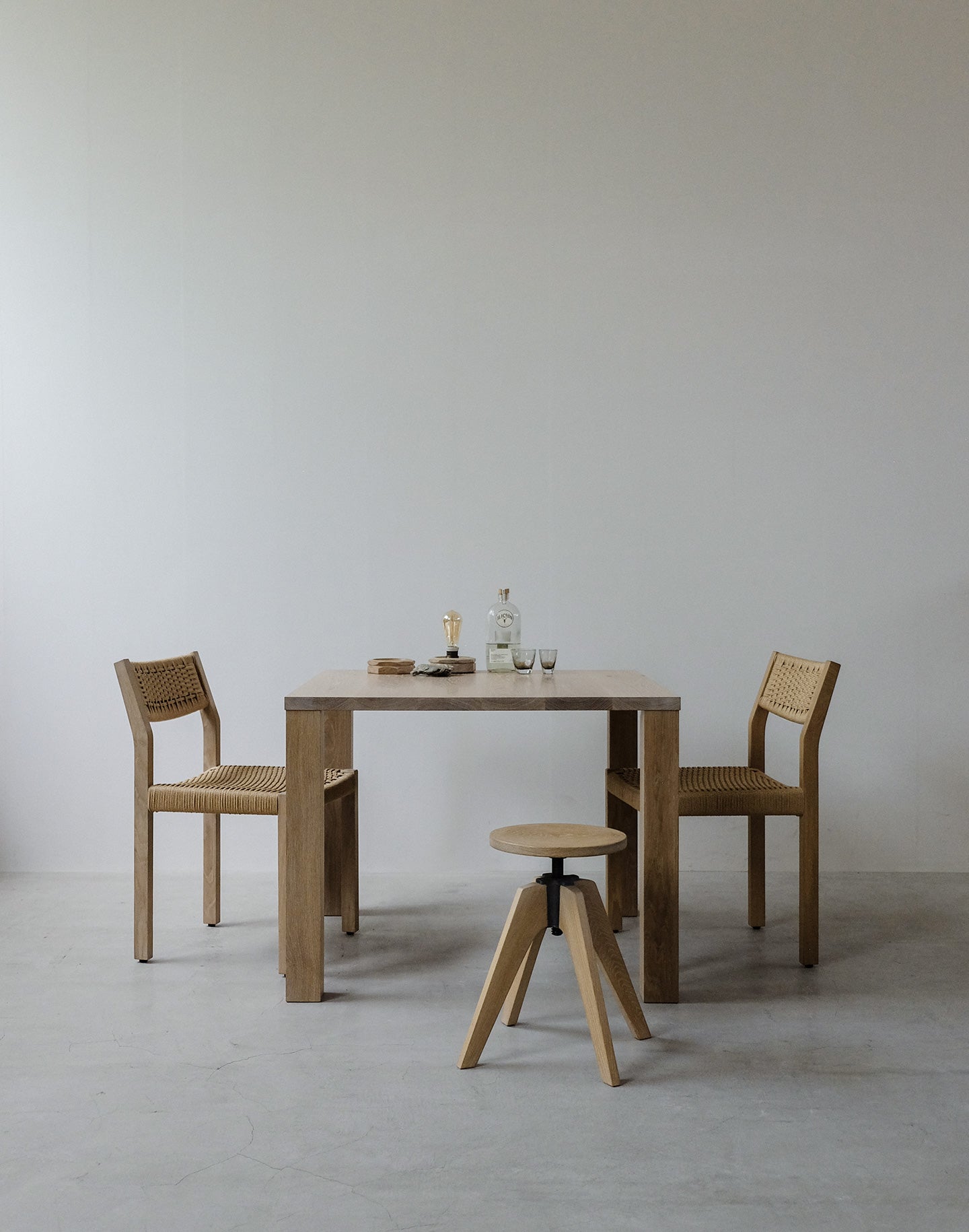Still SR Table (W900)