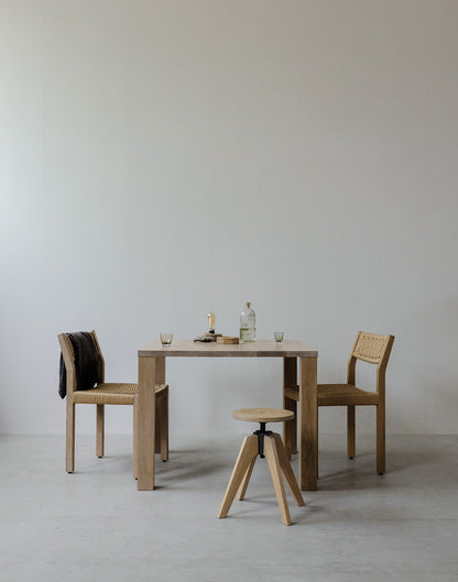 Still SR Table (W900)