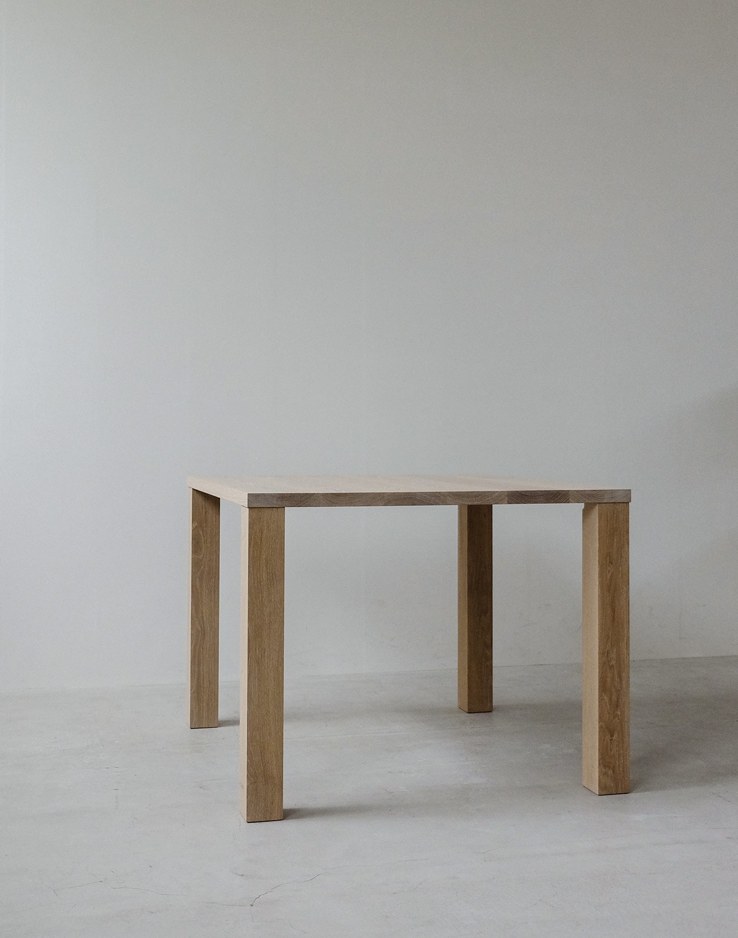 Still SR Table (W900)
