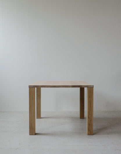 Still SR Table (W900)