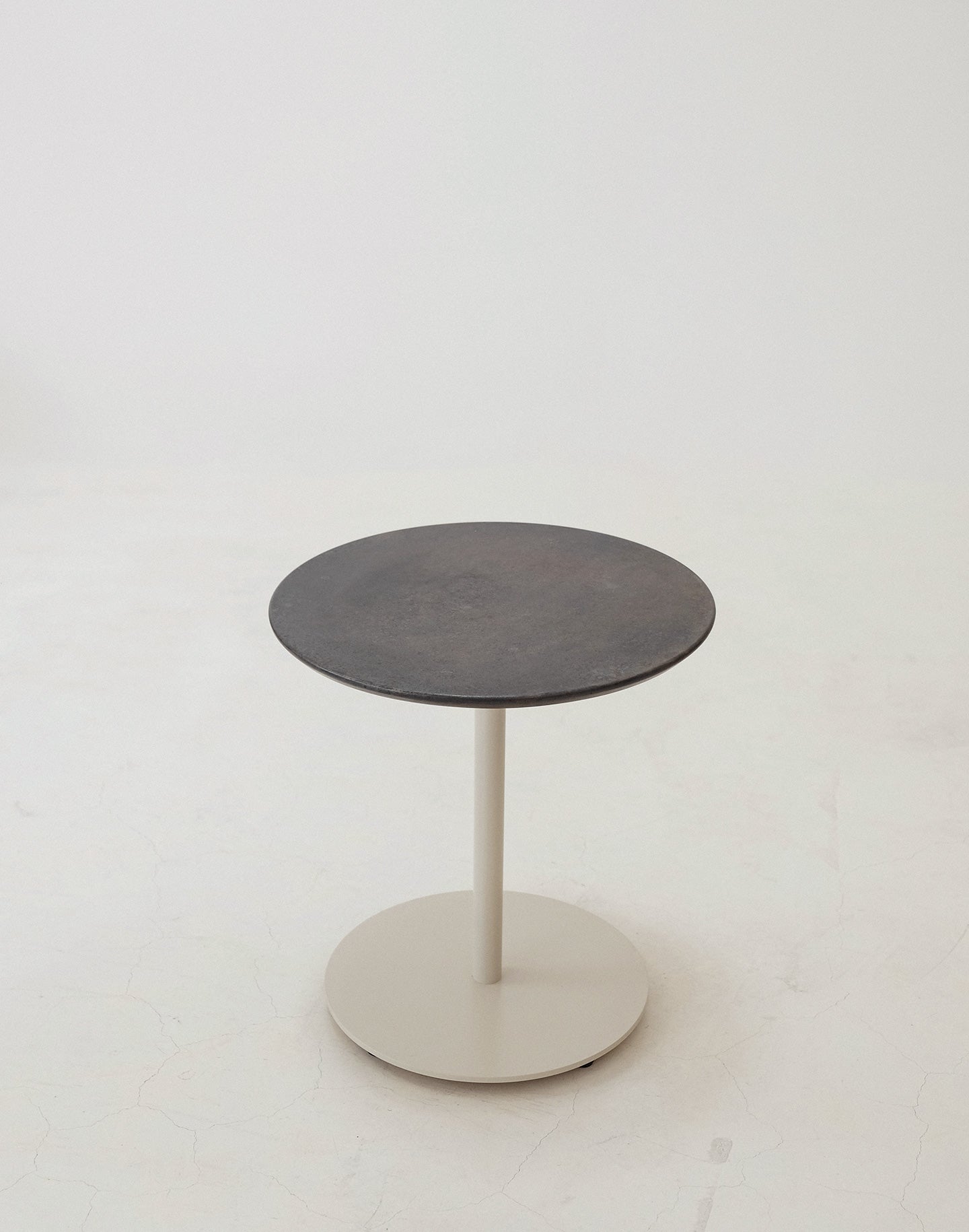 Luna Side Table – S.T,N.E.