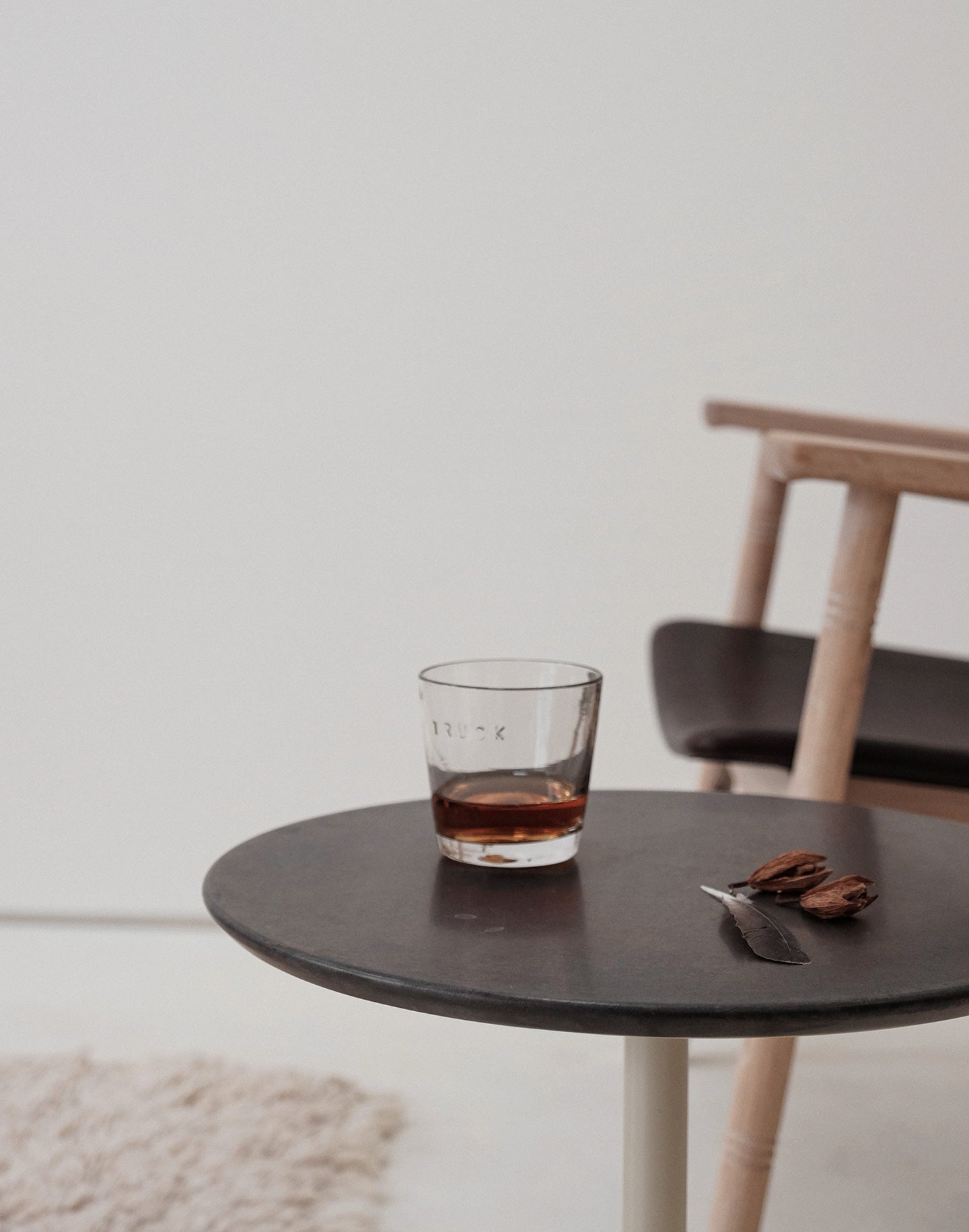Luna Side Table – S.T,N.E.