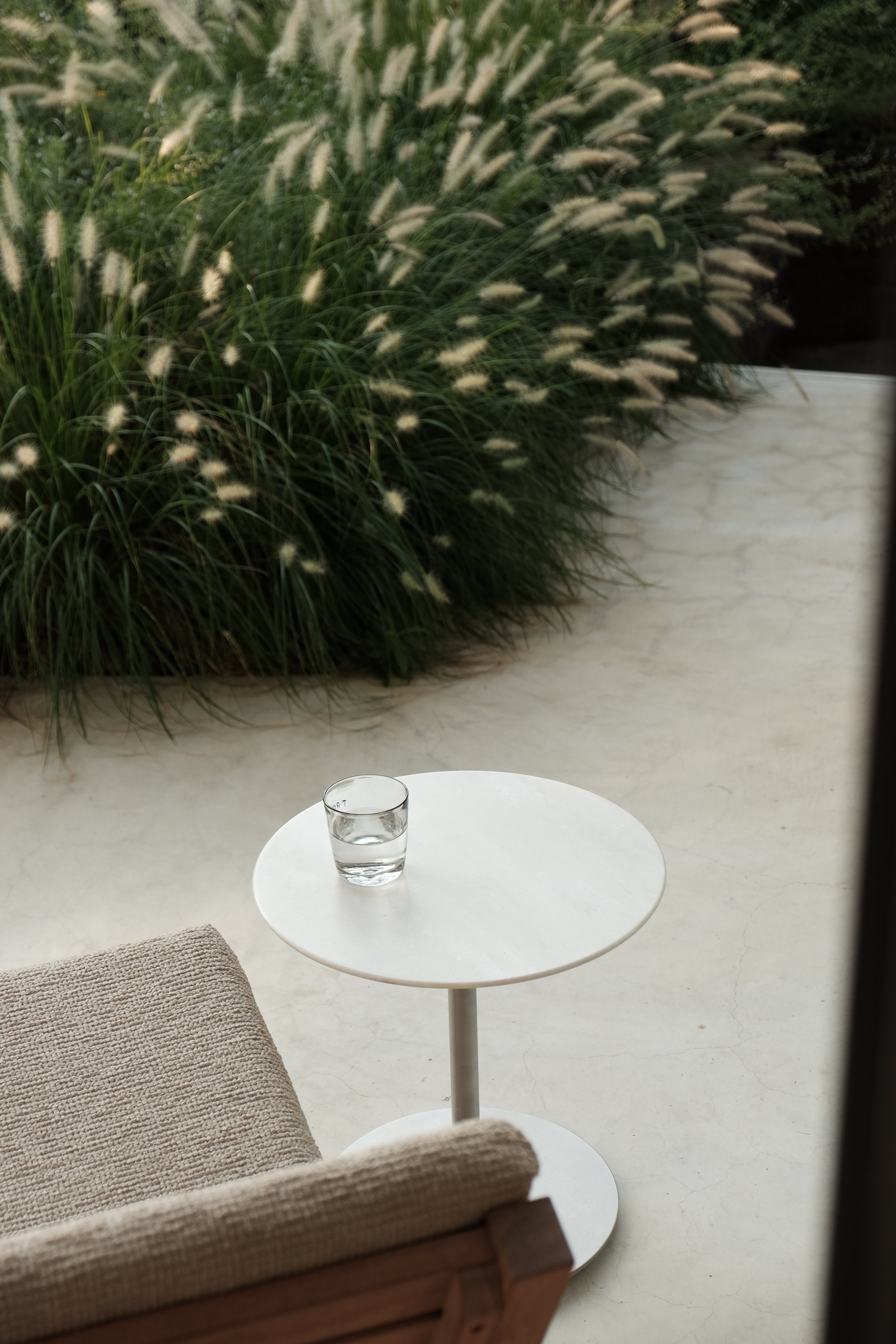 Luna Side Table – S.T,N.E.