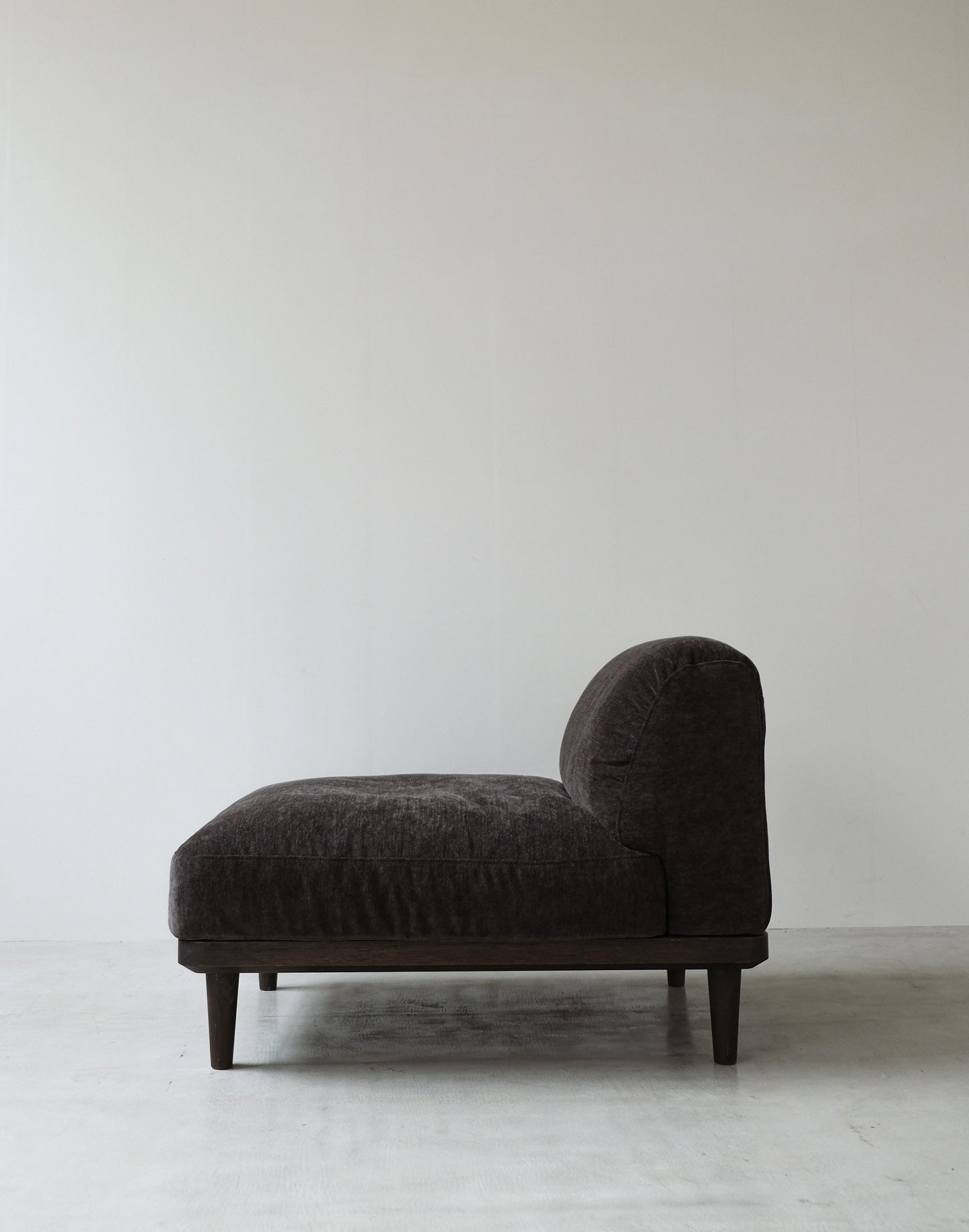 Morgan Sofa (700, 1-Seater)