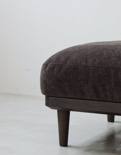 Morgan Sofa (700, Ottoman)