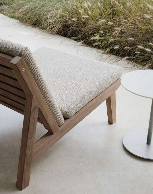 Tudor Lounge Chair ー Outdoor