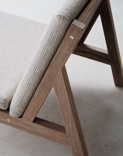 Tudor Lounge Chair ー Outdoor