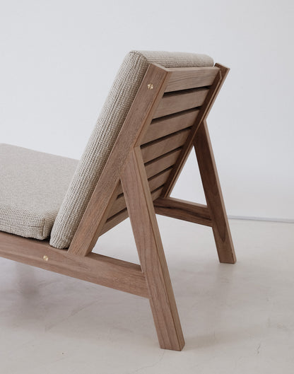 Tudor Lounge Chair ー Outdoor