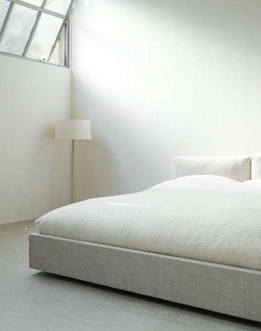 Aura Bed